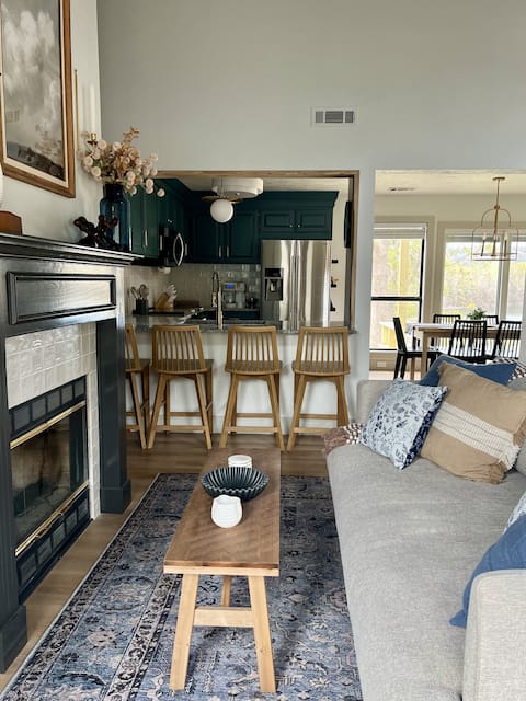 Beautiful Lakeview / 3/2 with a View / Sleeps 6