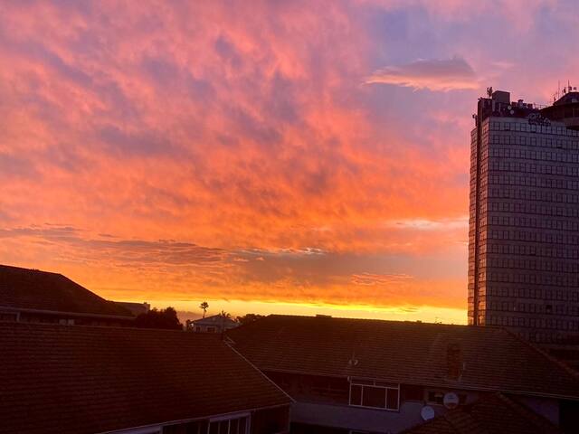 Bright & Cozy 2-Bedroom Apartment in 3 Anchor Bay gallery image 4