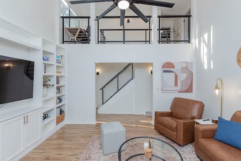 Successful Airbnb property: Dockside Retreat *Lakefront* in Southmont