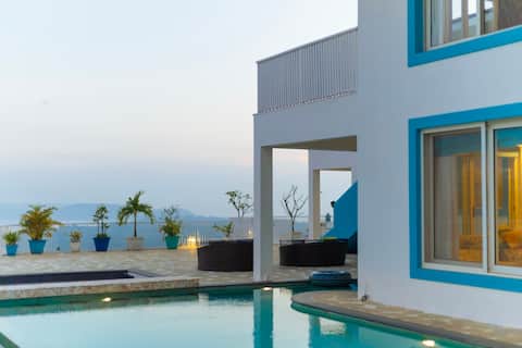 CASA SINGH by Akama Homes 4bhk villa with pool