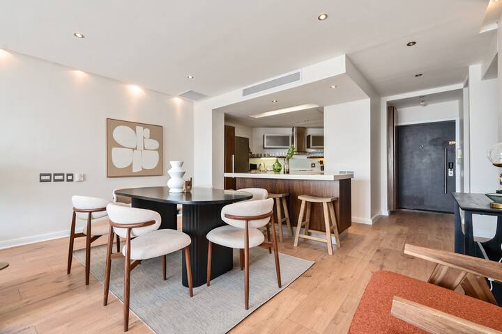 Stylish 2-Bed apartment in the heart of Cape Town gallery image 2