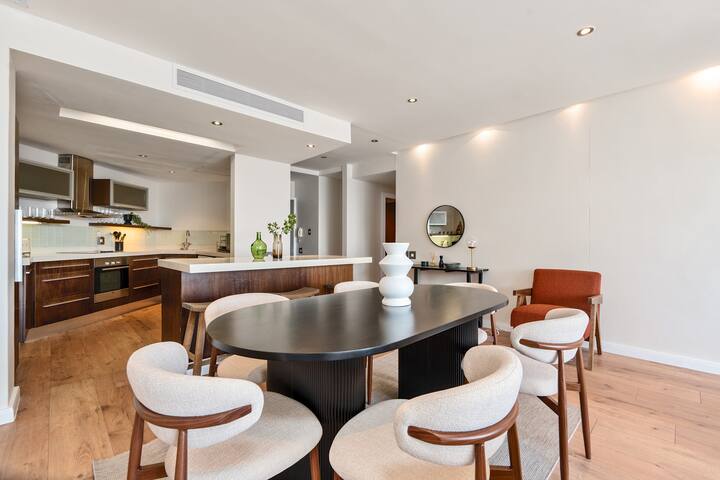 Stylish 2-Bed apartment in the heart of Cape Town gallery image 3