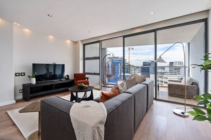 Stylish 2-Bed apartment in the heart of Cape Town gallery image 5