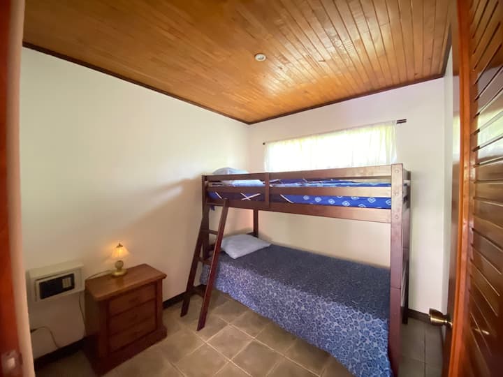 საძინებელი 1