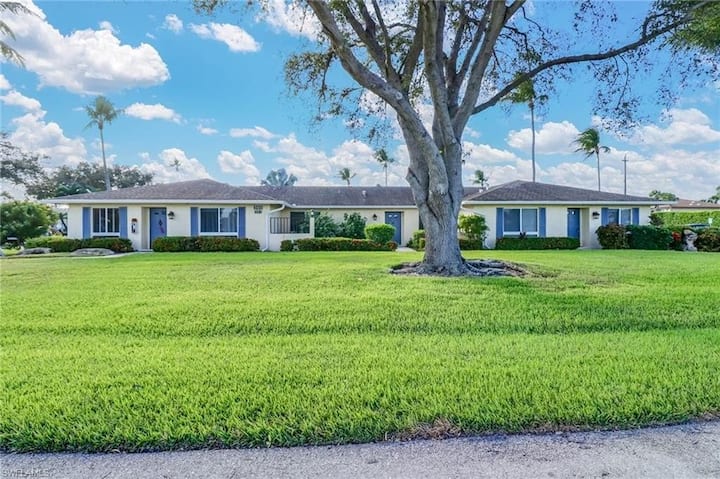 Villa In Naples Glades Golf Gem - Naples, FL