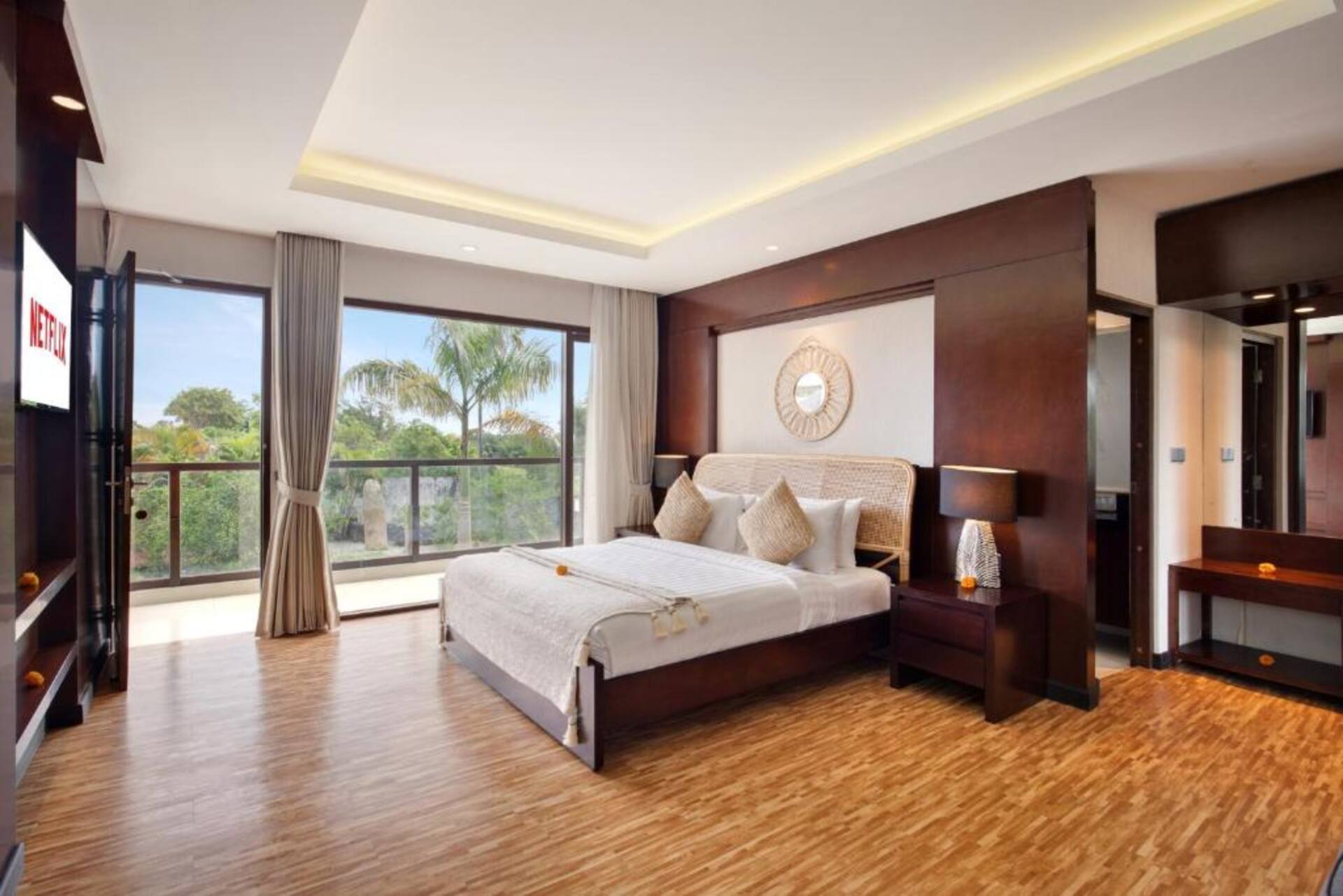 Luxurious Getaway Estate 5 Bedroom Private Villa in Canggu 3