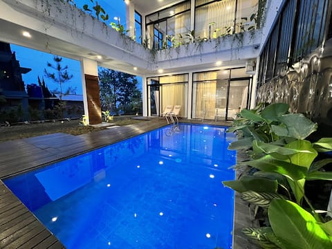 Villa Istana Bunga Amethyst V-89 With Private Pool