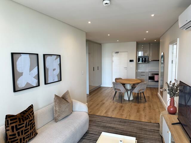 Newlands Peak Penthouse gallery image 3