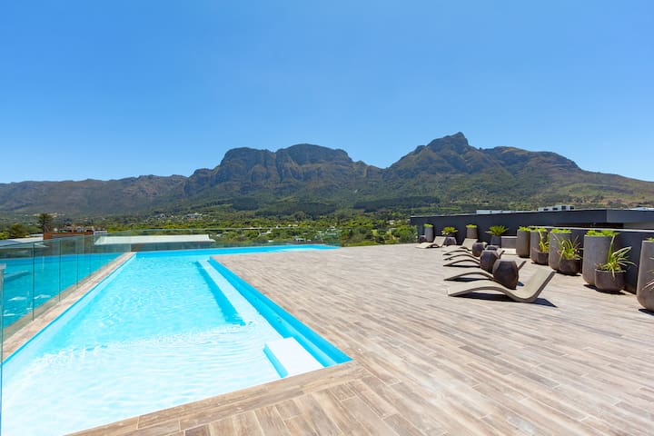 Newlands Peak Penthouse gallery image 2