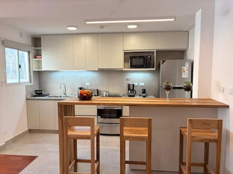 Popular Airbnb listing: Entire Premium House with Grill and Free Garage in Núñez