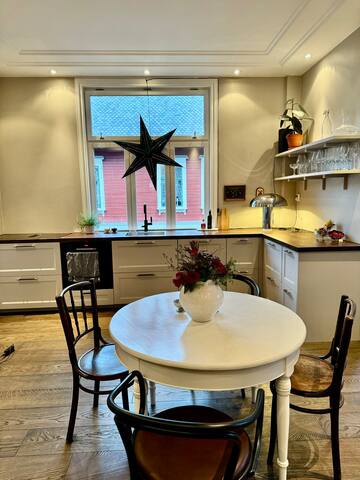 Sveitservilla midt i byen Parkering med lader gallery image 5