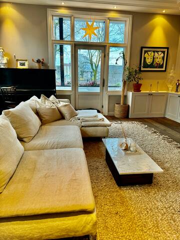 Sveitservilla midt i byen Parkering med lader gallery image 2