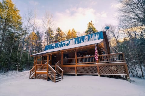 Okemo Log Cabin +Hot Tub! Ski in 5 Min!