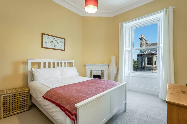 Beautiful Duplex By Royal Botanic Gardens gallery image 3