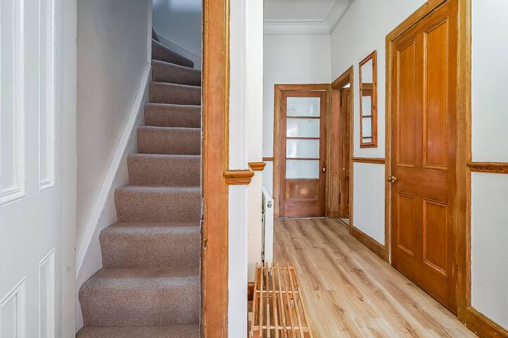 Beautiful Duplex By Royal Botanic Gardens gallery image 5