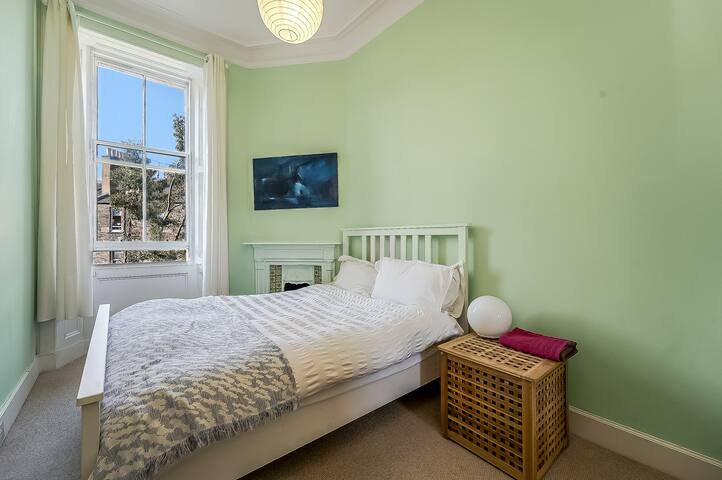 Beautiful Duplex By Royal Botanic Gardens gallery image 4