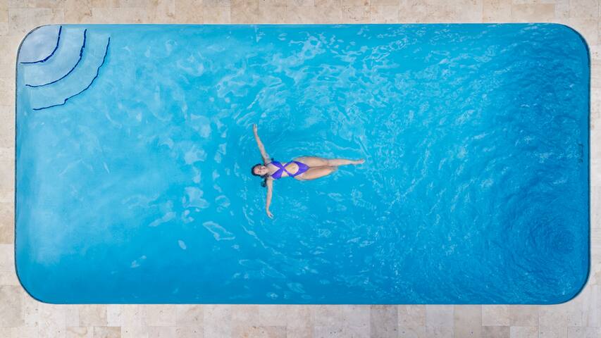 Majestic Lakeview Villa | Heated pool | kayak |BBQ gallery image 5