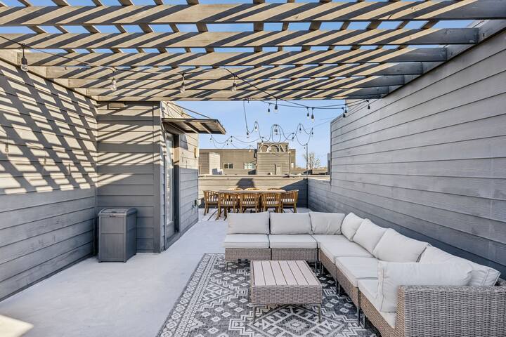 *Townhouse in Downtown Dallas gallery image 3