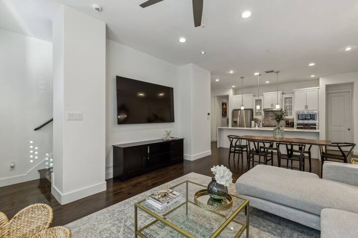 *Townhouse in Downtown Dallas gallery image 2