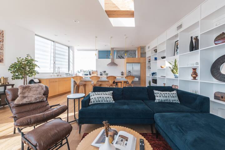 Industrial&Stylish 3bd/2.5bth Home By DTLA W/Views gallery image 4