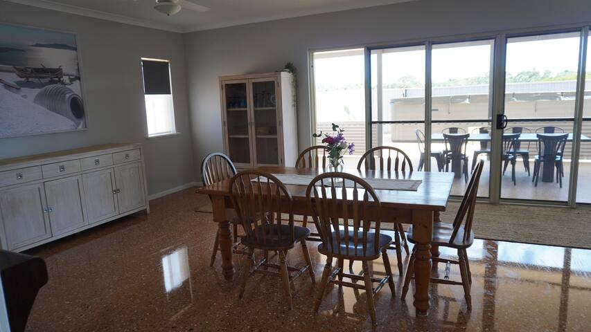 Bubbles By The Ocean gallery image 5