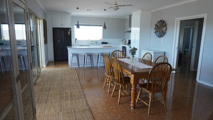 Bubbles By The Ocean gallery image 4