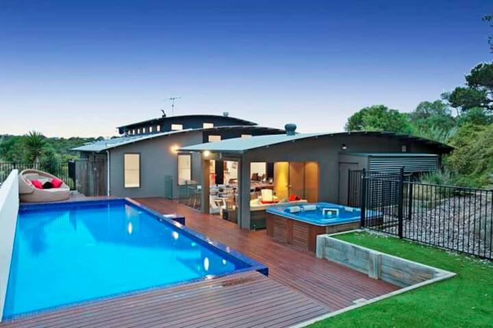 Ocean Retreat: Resort style stay heated pool + spa