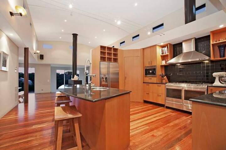 Ocean Retreat: Resort style stay heated pool + spa gallery image 5