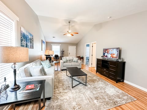 Successful Airbnb property: Cute, Cozy and Comfortable! Close to Everything. in Augusta Richmond County Consolidated Government (Balance)