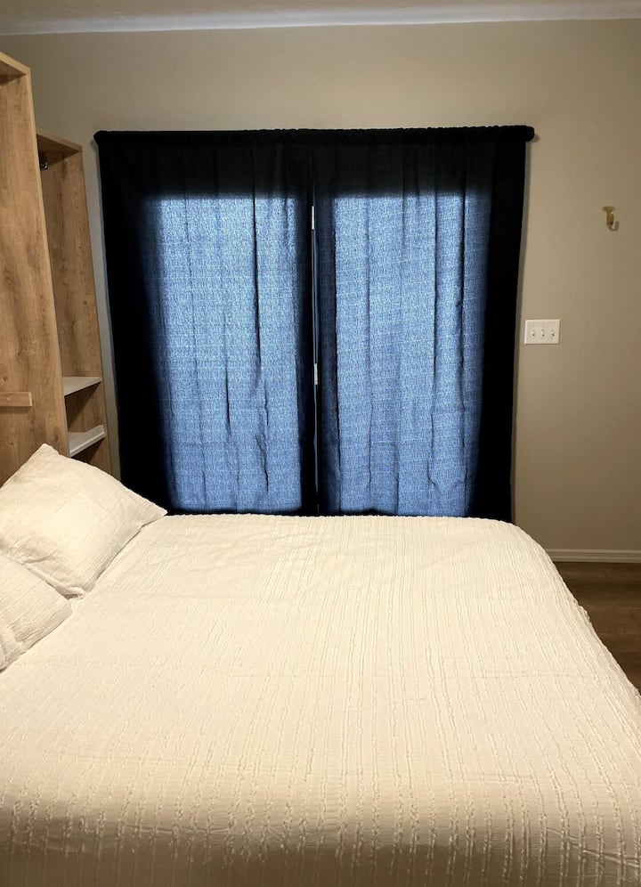 Matembezi ya chini na Kitanda cha Malkia Murphy