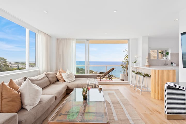 Waterfront Coogee Luxury. Steps to Beach. Pool. AC