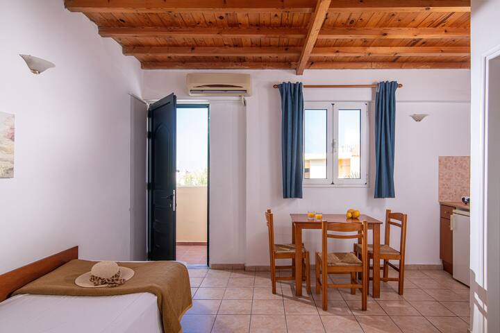 Spacious Apartment With Sea View & Shared Pool - Koutouloufari