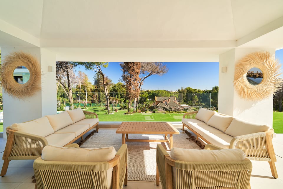 A white modern villa in big Marbella gardens, Marbella, Andalusia, Spain, photo 9 of 10