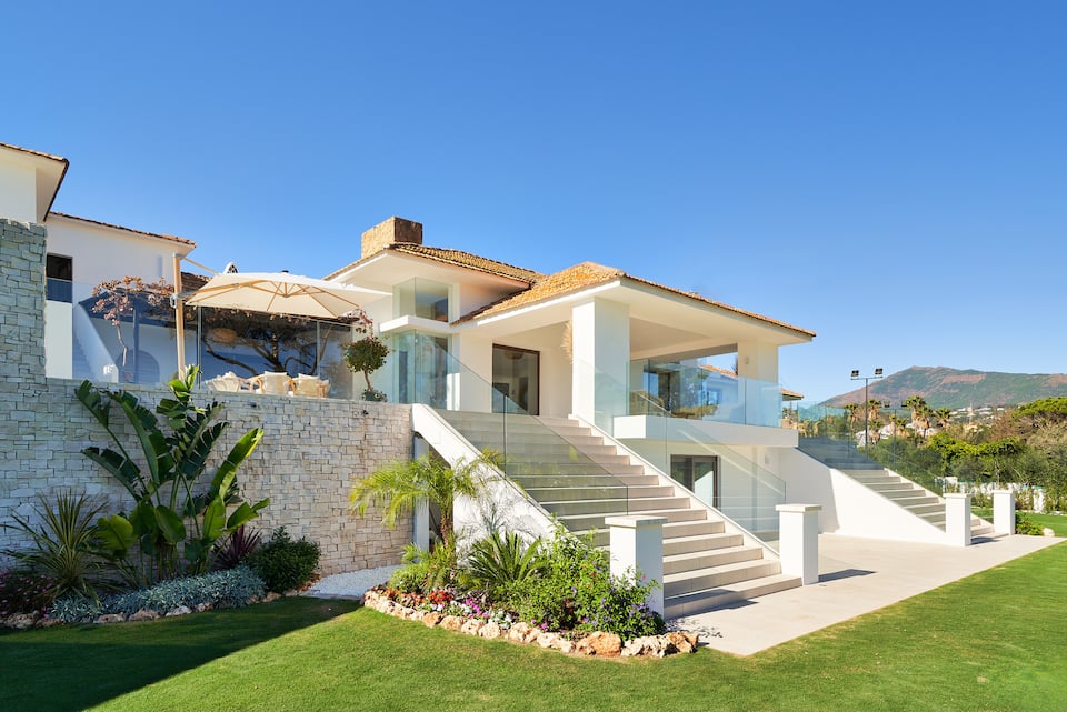 A white modern villa in big Marbella gardens, Marbella, Andalusia, Spain, photo 6 of 10