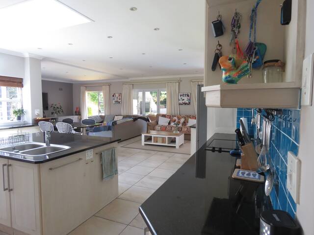 Spacious home in a quiet suburb gallery image 5