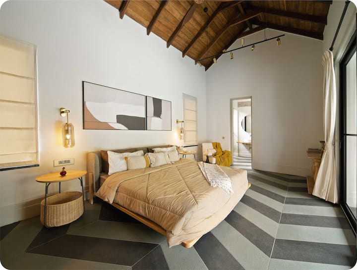 Bedroom 1 image 3