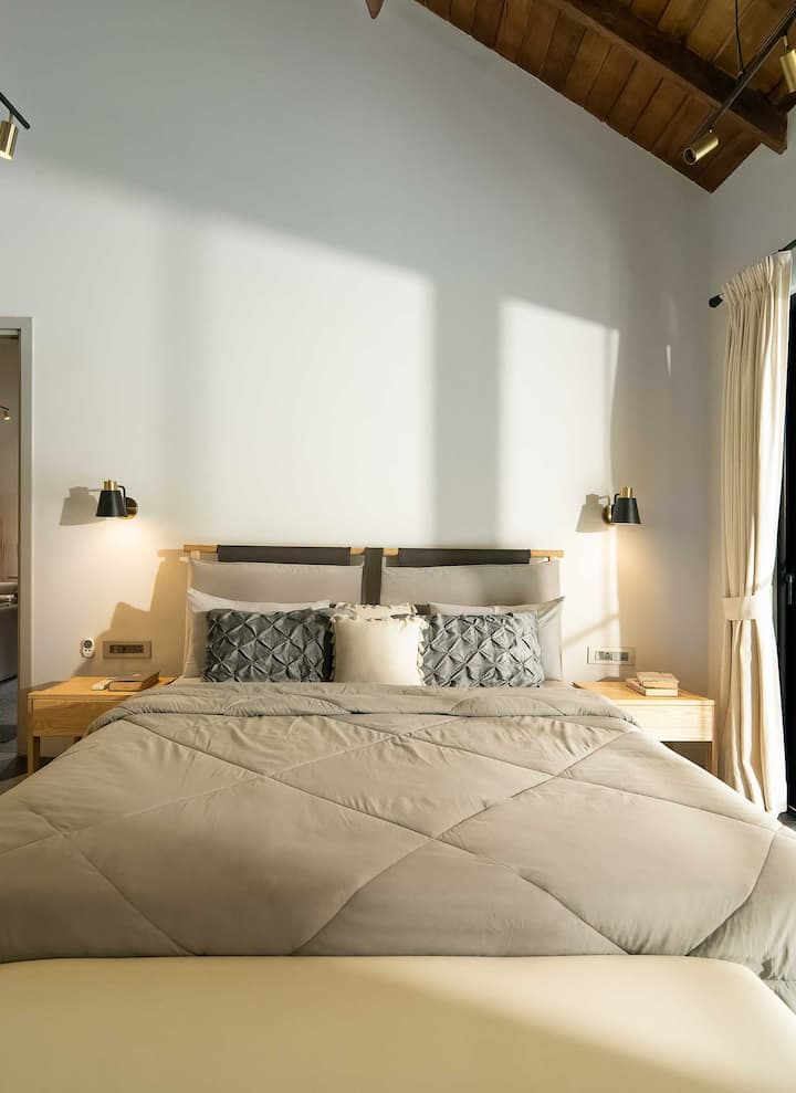 Bedroom 3 image 1