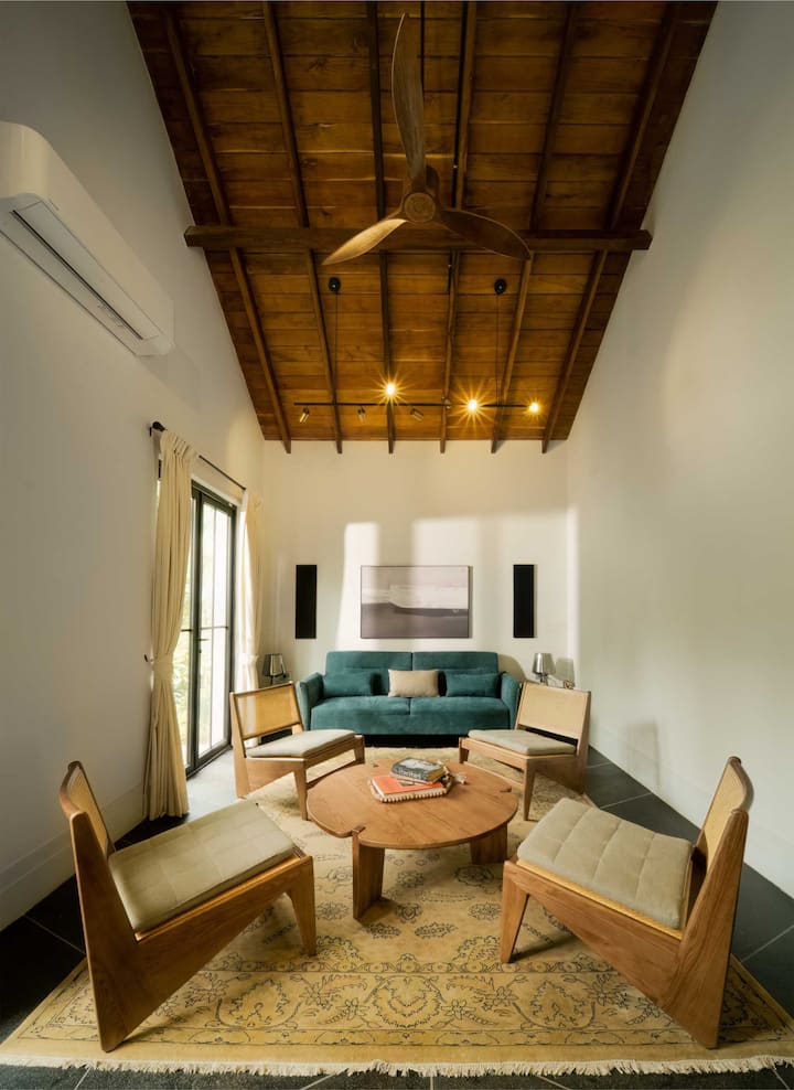 Living room image 2