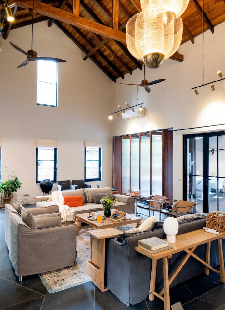 Living room image 1