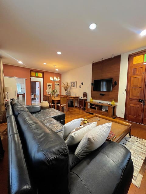 Top performing Airbnb: High-end central historic home in Poços De Caldas