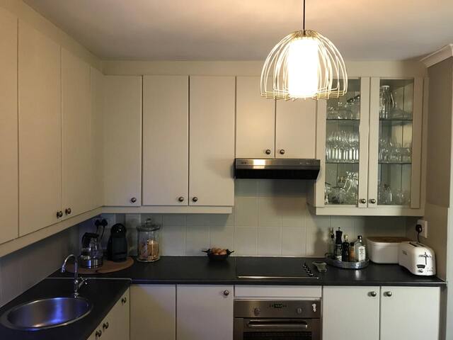 Chic townhouse in Durbanville gallery image 4