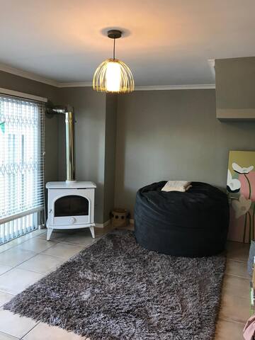 Chic townhouse in Durbanville gallery image 5