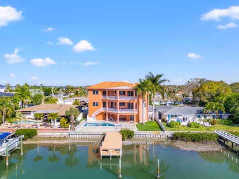 Luxurious Waterfront Villa Walk to the Beach!