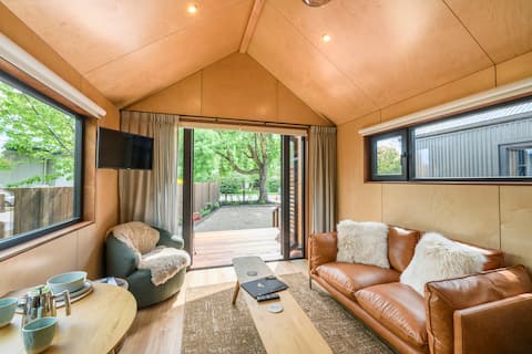 Top performing Airbnb: Walnut on Russell in Otago