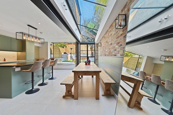 Charming Victorian House in central London gallery image 2