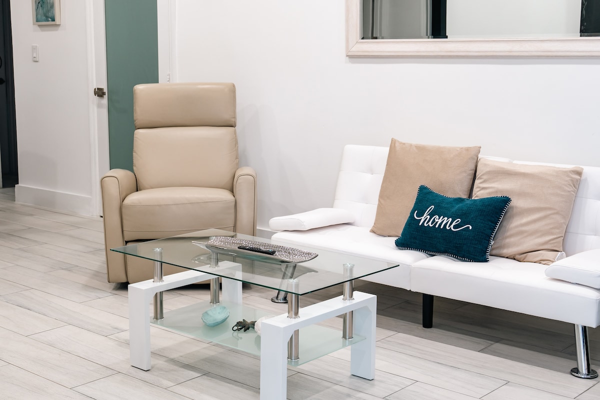 Top performing Airbnb: Luxury Retreat 3B/2Ba POOL , Coral Gables Center in Silver Bluff