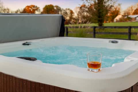 *Distilleries close by* Hot tub*Firepit