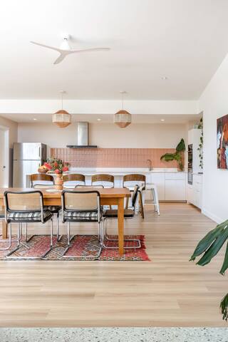 Family Retreat, near beach & town gallery image 2