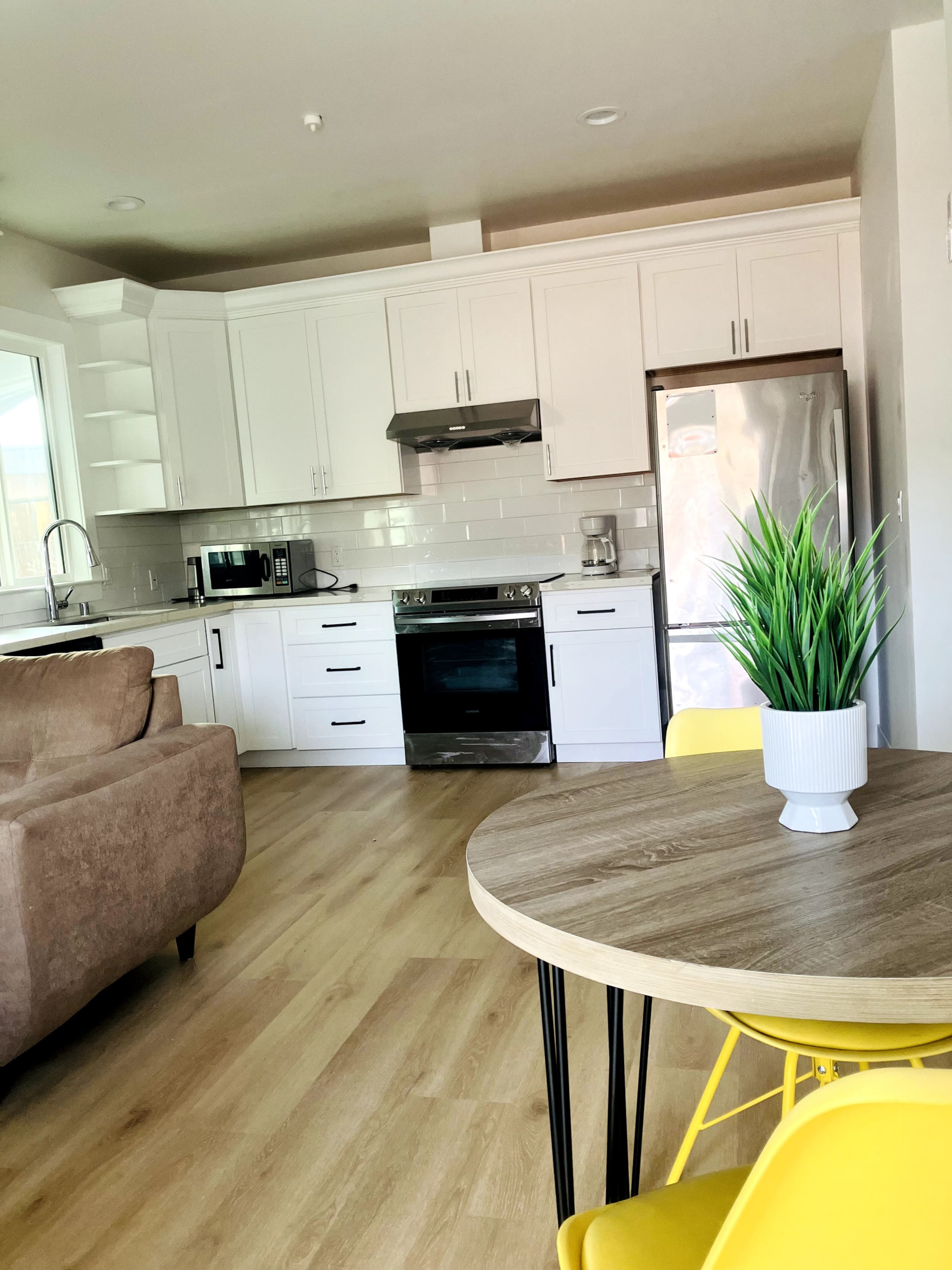 New San Leandro Gem Near Marina Park - Photo 10