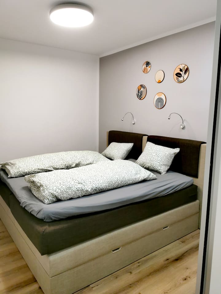 საძინებელი 1